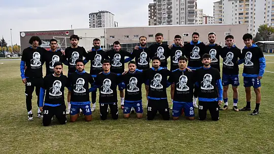 Erciyes 38 FK'dan Ata'ya saygı
