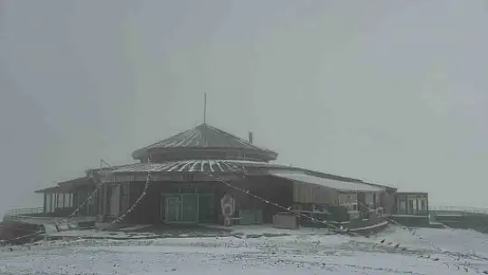 Erciyes beyaza büründü