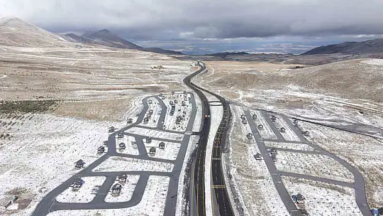 Erciyes beyaza büründü