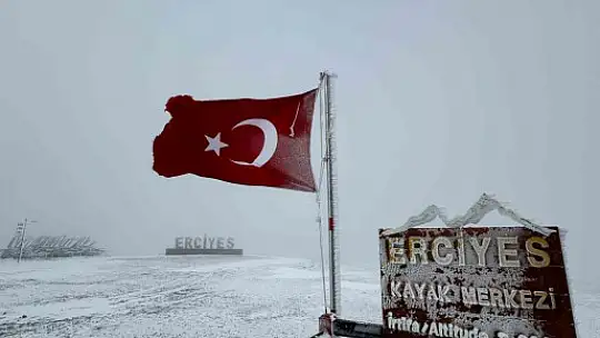 Erciyes beyaza büründü