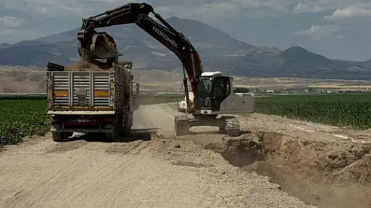 Erciyes Dağı taşkın ve kuşaklama kanalı projesi hızla devam ediyor