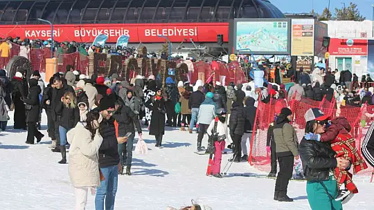 Erciyes'e sömestir bereketi: 1.4 milyon turist ziyaret etti