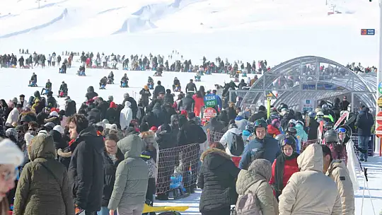 Erciyes'e sömestir bereketi: 1.4 milyon turist ziyaret etti