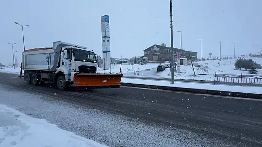 Erciyes'e yağan kar tatilcilerin yüzünü güldürdü
