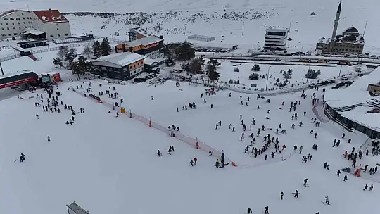 Erciyes'e ziyaretçi akını