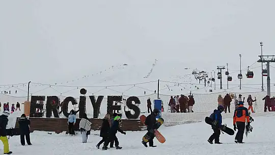 Erciyes'e ziyaretçi akını