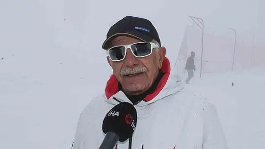 Erciyes güne beyaz örtüyle uyandı