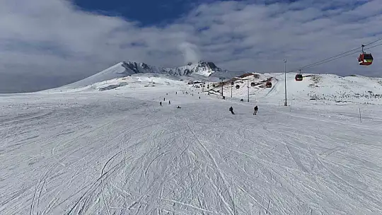 Erciyes hafta sonu yine ilgi odağı oldu