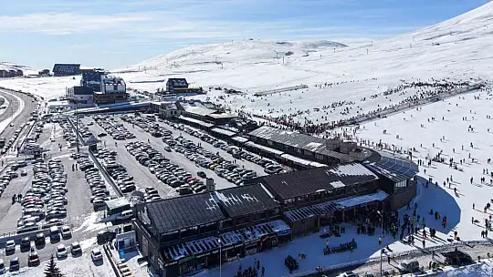 Erciyes'i 2 haftada 200 bin kişi ziyaret etti
