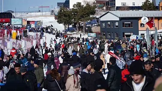 Erciyes'i 2 haftada 200 bin kişi ziyaret etti