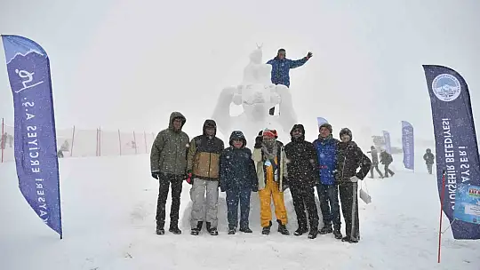 Erciyes'in karı sanat eserine dönüştü