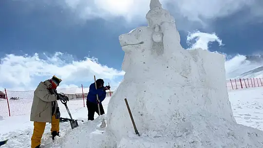 Erciyes'in karı sanat eserine dönüştü
