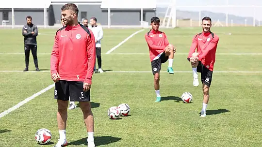Erciyes'in zirvesi, yaz kampı için yerli ve yabancı 25 kulübün tercihi oldu