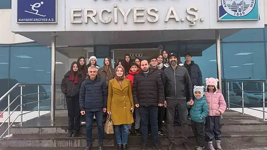 Erciyes'in zirvesinde öğrencilere yönelik 'Uluslararası Dağlar Günü' etkinliği