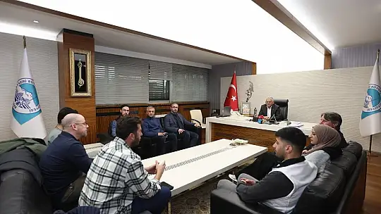 Erciyes Kayak Merkezi, İngiltere'den gelen misafirlerini etkiledi