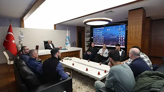 Erciyes Kayak Merkezi, İngiltere'den gelen misafirlerini etkiledi