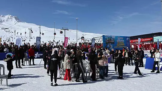 Erciyes Kış Spor Festivali'ne binlerce katılım