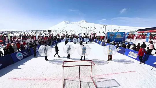 Erciyes Kış Spor Festivali'ne binlerce katılım