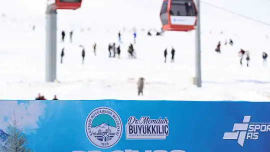 Erciyes Kış Spor Festivali'ne binlerce katılım