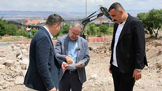 Erciyes Mahallesi'nde yol genişletme çalışmaları sürüyor