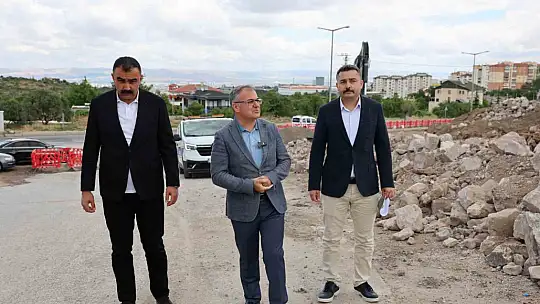 Erciyes Mahallesi'nde yol genişletme çalışmaları sürüyor