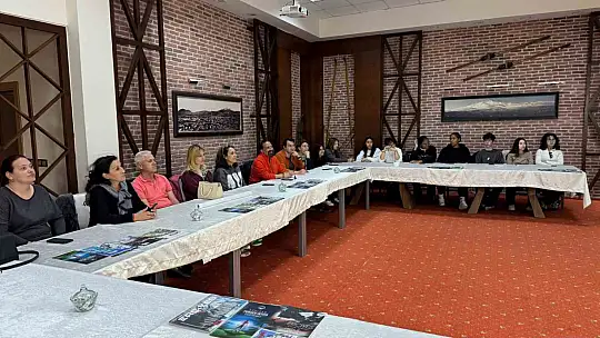 Erciyes, Romanya ve Karayipler'den gelen gençleri hayran bıraktı
