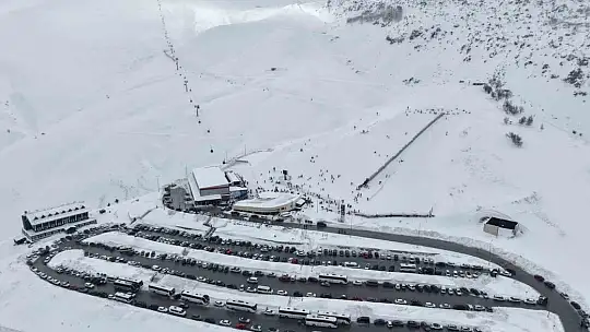 Erciyes sömestirin ilk hafta sonunda 250 bin kişiyi ağırladı