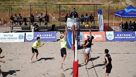 Erciyes'te 'En Havalı Voleybol Turnuvası'nda ilk düdük çaldı