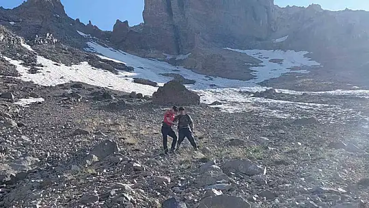 Erciyes'te 3 bin 350 metre yükseklikte mahsur kalan dağcı kurtarıldı