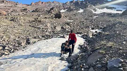 Erciyes'te 3 bin 350 metre yükseklikte mahsur kalan dağcı kurtarıldı