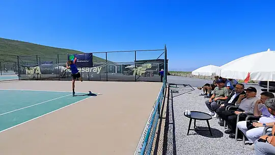 Erciyes'te 52 ülkeden bin tenisçi Dünya Tenis Turu'nda ter döktü