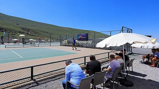 Erciyes'te 52 ülkeden bin tenisçi Dünya Tenis Turu'nda ter döktü