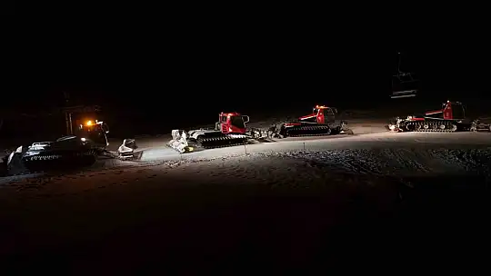 Erciyes'te çalışmalar 24 saat devam ediyor