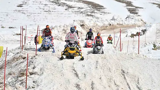 Erciyes'te Dünya Kar Motosikleti Şampiyonası heyecanı başladı