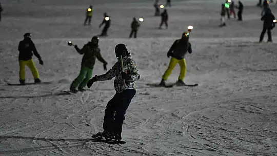 Erciyes'te gece kayağı başladı