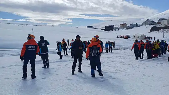 Erciyes'te gerçeği aratmayan çığ tatbikatı