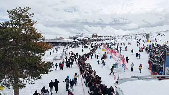 Erciyes'te hafta sonu yoğunluğu