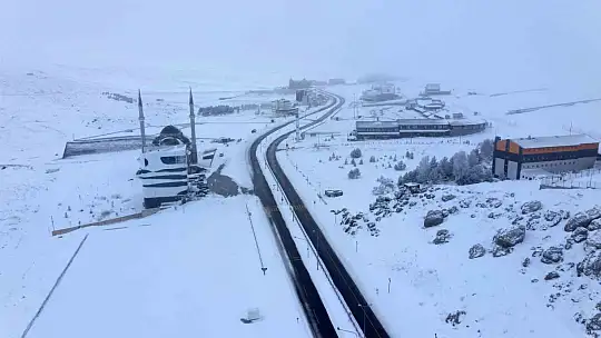 Erciyes'te kar kalınlığı 50 santimi buldu, hazırlıklar hızlandı