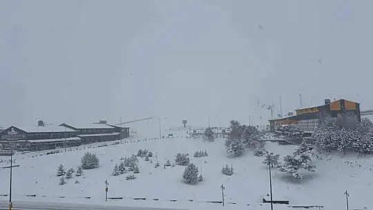 Erciyes'te kar kalınlığı 80 santimi buldu