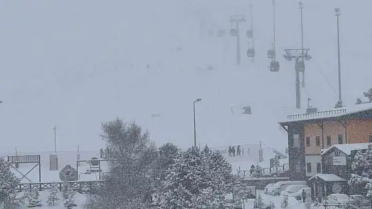 Erciyes'te kar kalınlığı 80 santimi buldu
