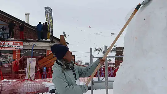 Erciyes'te kar sanata dönüşecek
