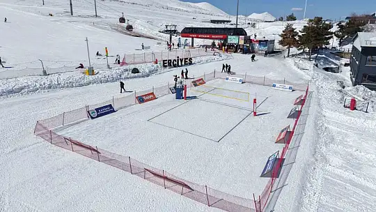 Erciyes'te kar voleybolu heyecanı başlıyor
