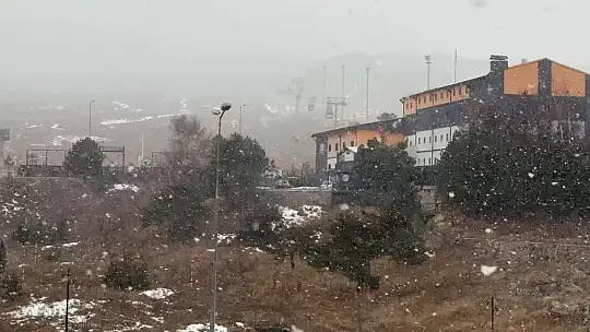 Erciyes'te kar yağışı yeniden başladı