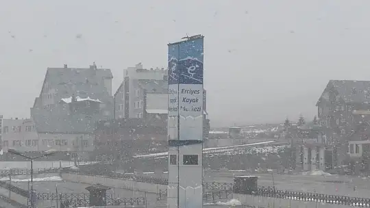 Erciyes'te kar yağışı yeniden başladı