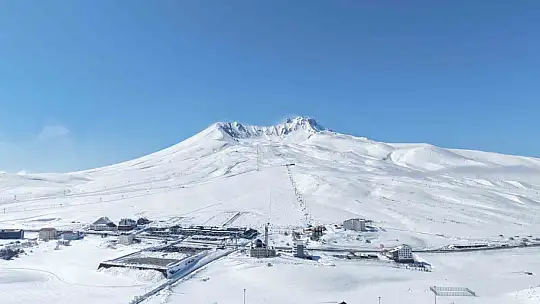 Erciyes'te kayak sezonu tüm hızıyla devam ediyor