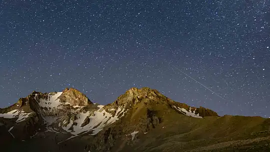 Erciyes'te Perseid Meteor Yağmuru görsel şölen oluşturdu