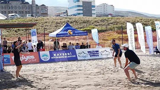 Erciyes'te plaj voleybol turnuvası tamamlandı