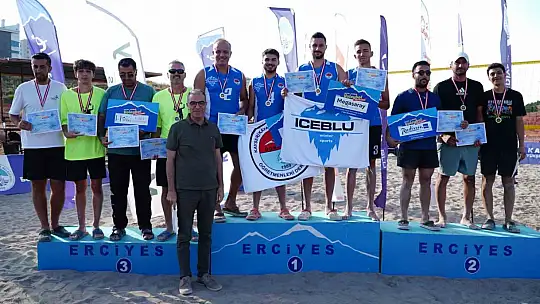 Erciyes'te plaj voleybol turnuvası tamamlandı