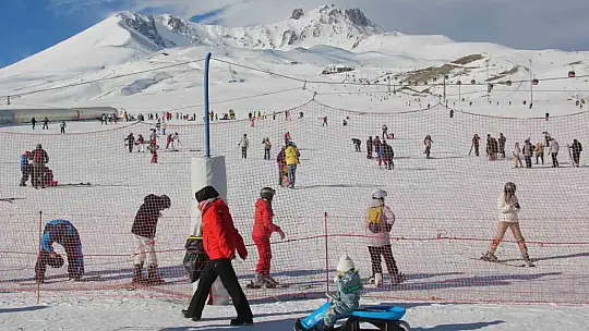 Erciyes'te sömestir yoğunluğu
