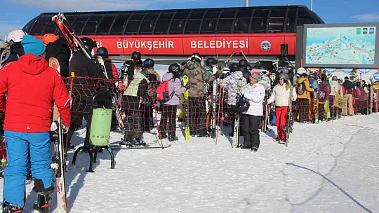 Erciyes'te sömestir yoğunluğu